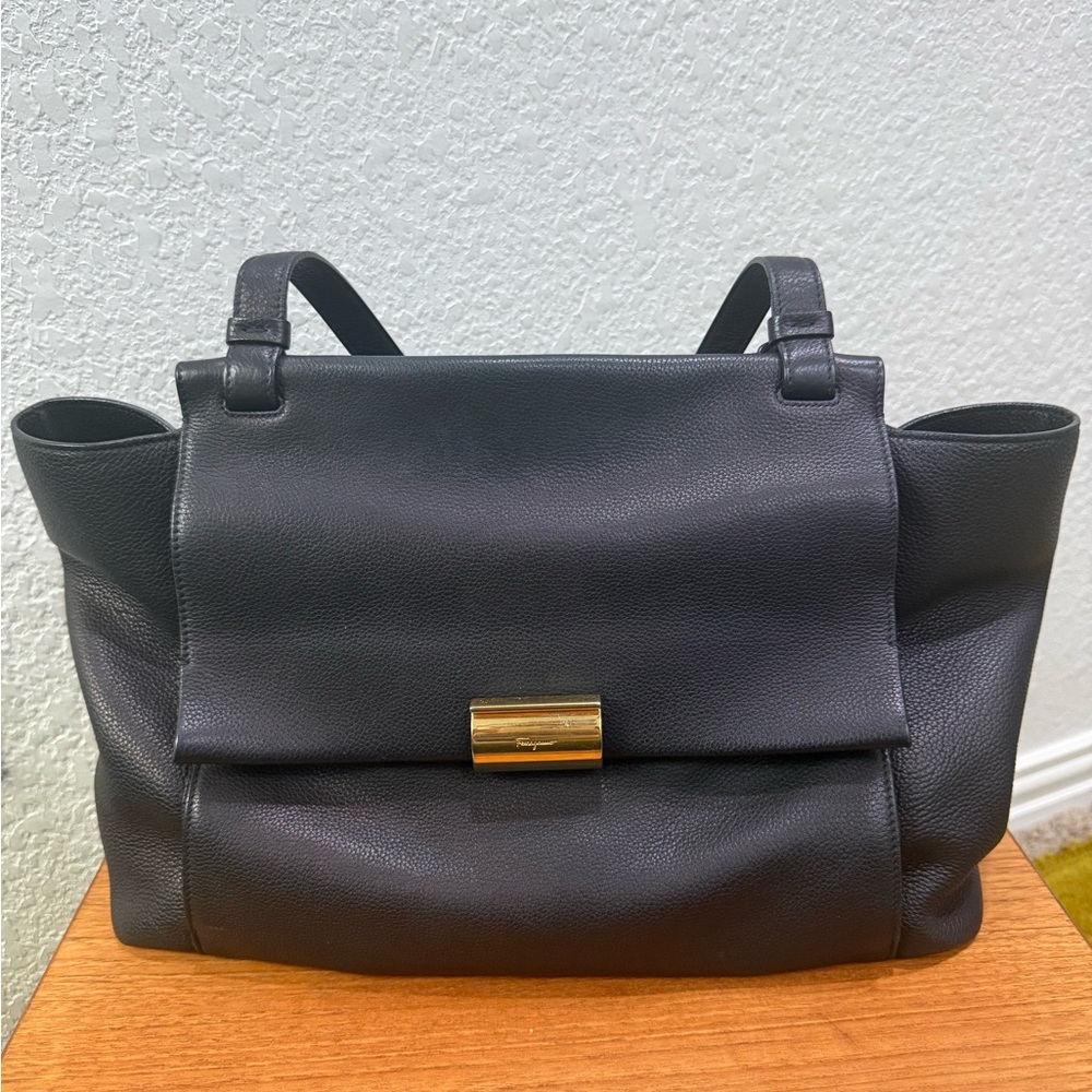 EUC Authentic Salvatore Ferragamo Bitter Flap Tote in Black, size L
